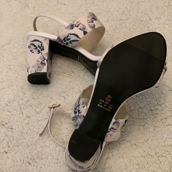 Cute White Sandal Heel Leaf design Sz 10 Brazil - Picture 5 of 6